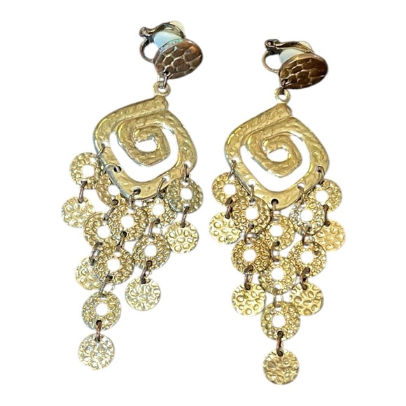 ✨🌙 Meet “The Golden Cascade Clip-On Earrings” 🌙✨ - Picture 4 of 6